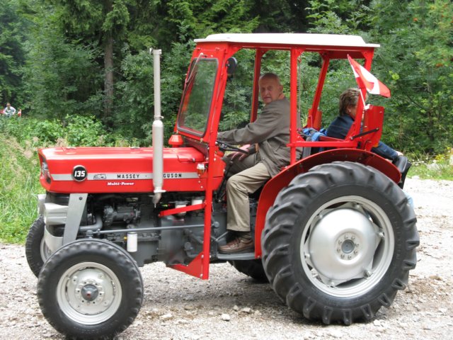traktorausfahrtnr326072008123.jpg