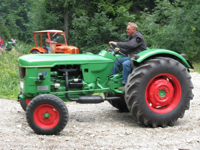 traktorausfahrtnr326072008128.jpg