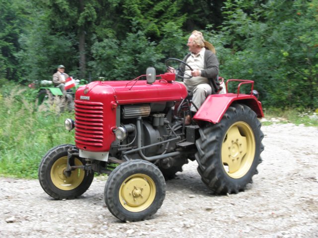 traktorausfahrtnr326072008134.jpg