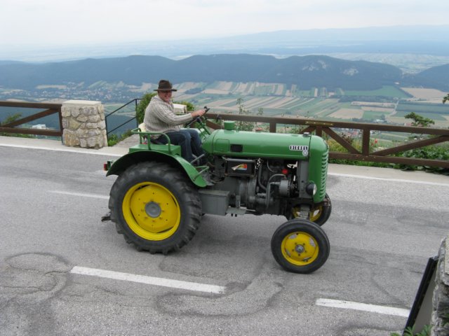 traktorausfahrtnr326072008167.jpg