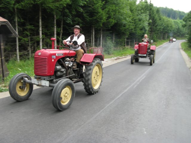 traktorausfahrtnr326072008188.jpg