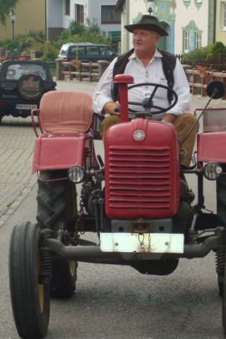 traktorausfahrtnr326072008008.jpg