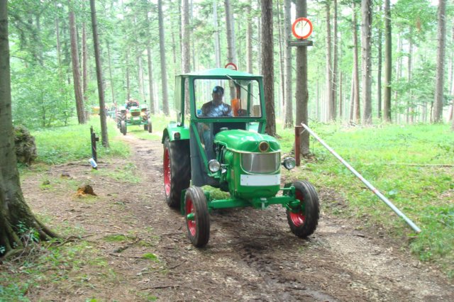 traktorausfahrtnr326072008066.jpg