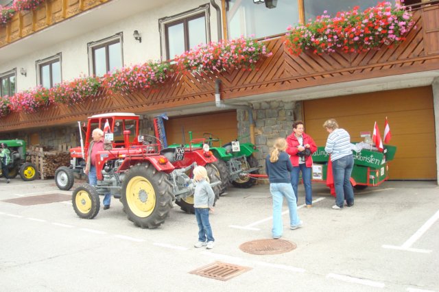 traktorausfahrtnr326072008093.jpg